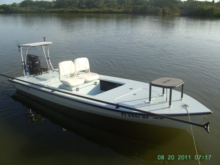 Meet Phil Carter’s 2007 “Tom Gordon” built Hell’s Bay Waterman 16′ with Tohatsu 50hp Tiller