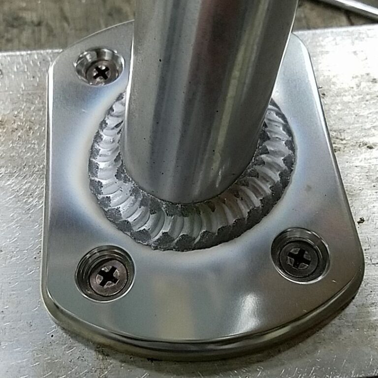 Say halo to my little friend . #WeldPorn