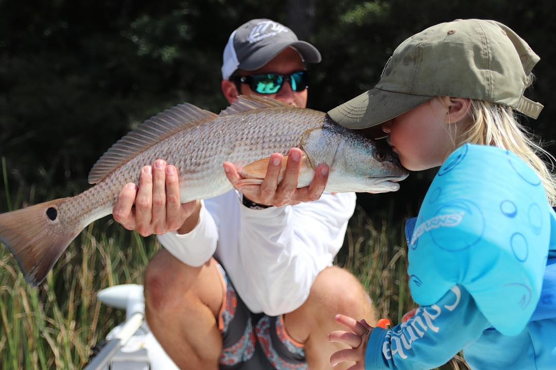 Big fish kiss .
.
  
P•I•G Inshore
.