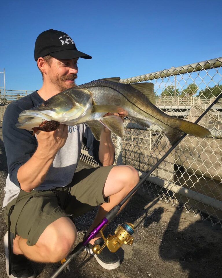 Snook season works well with the Power Grip IRT500!!!  .
•
•
•