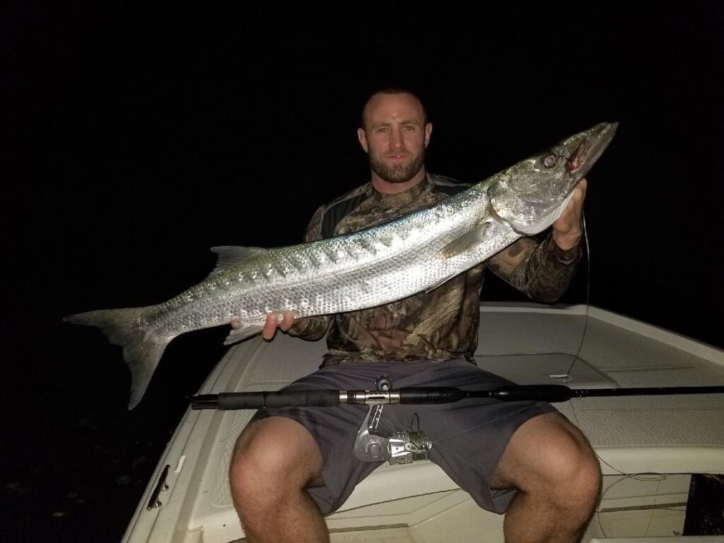 Check out this weird looking tarpon  caught on the IRT600DD series reel .
•
•
•