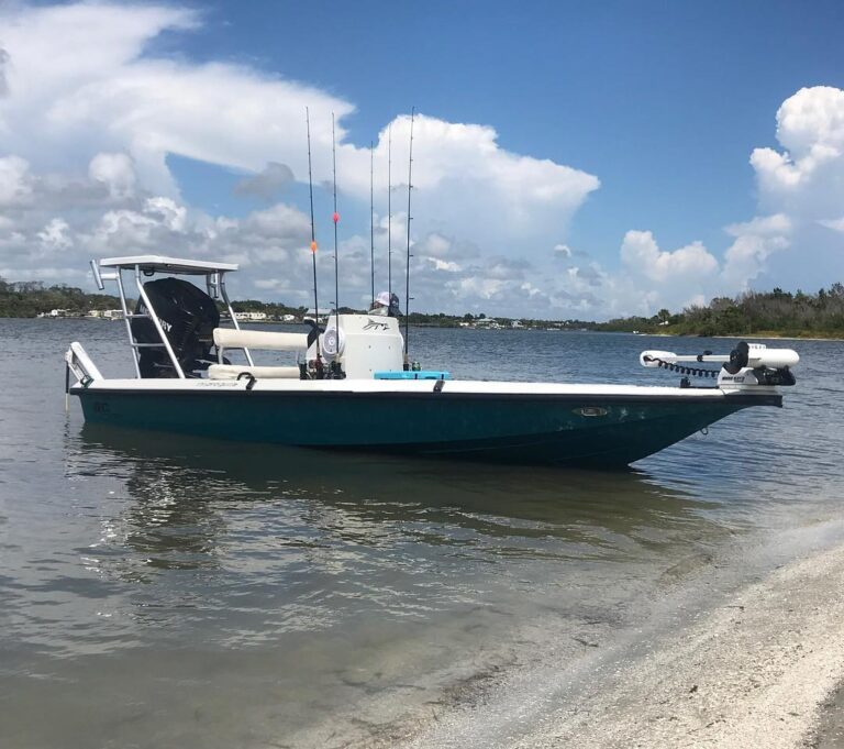 Some hump day skiff action hanging at the mosquito lagoon sandbar this past week