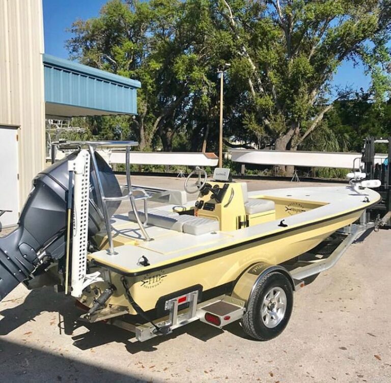 @skiffshop Hells Bay loaded with a bunch of upgrades and it shows!
DM / tag us i…