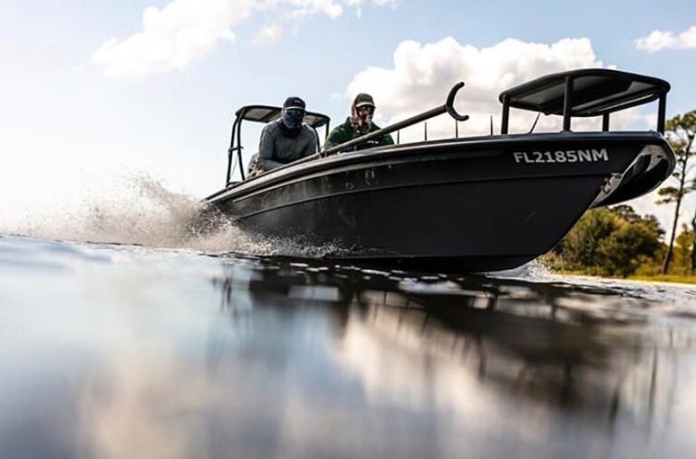 @theseahuntertv great shot of the Maverick on the move!