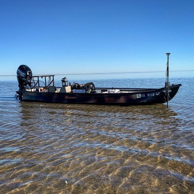 @tx_waterman gorgeous Gheenoe getting shallow on the sand bar!