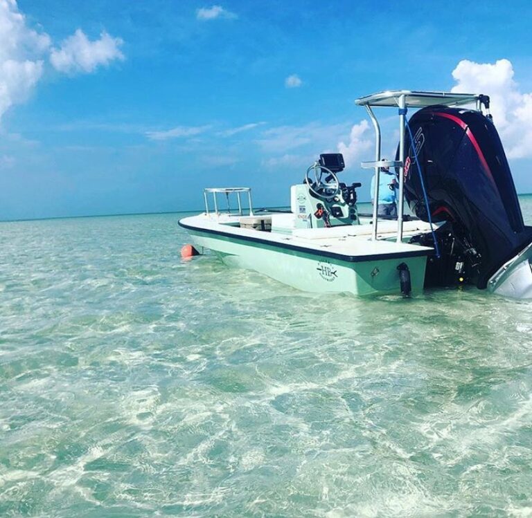 @boneafidechartersflkeys Hells Bay packing some heat in the back!
DM / tag us i…