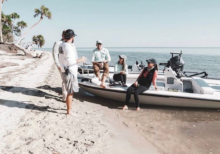 @irisoutdoorsco tag your buddies that need a good Skiff day!