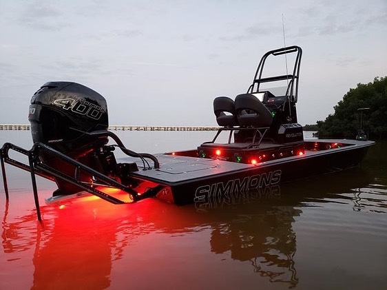 @shane_haas lighting up the water with the Simmons!

DM / tag us in your pics!
…