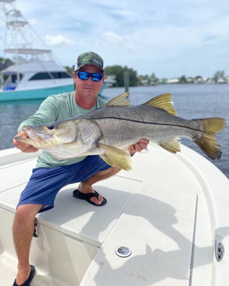 @captncroke772 pulling up some mondo snook! Guess the size?

DM / tag us in your…