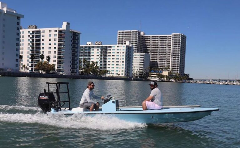 @biscayneboatworks cruising through Miami in style!

DM / tag us in your pics!
D…