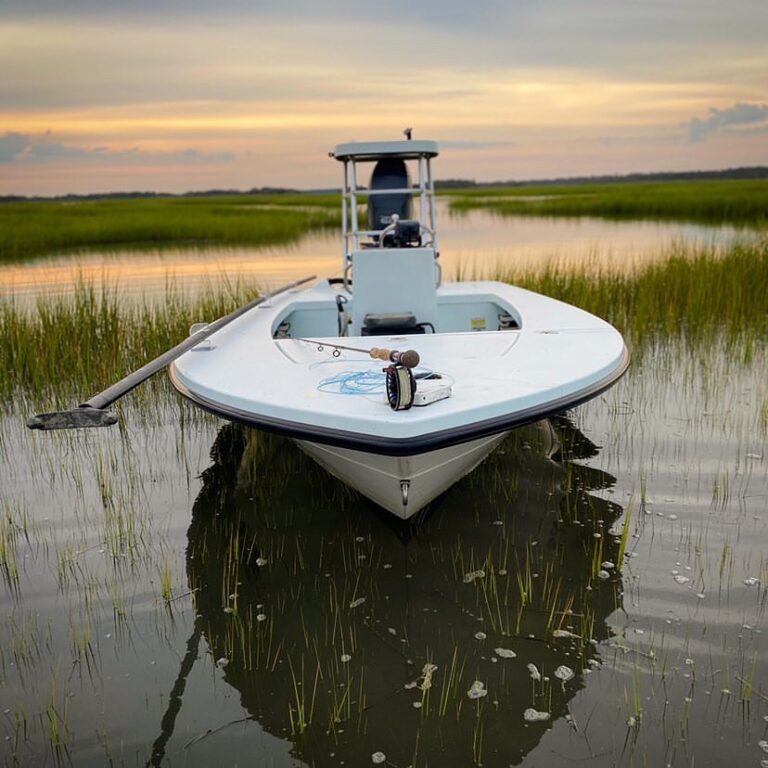 @stellerangler_guide getting good use of their skiff! Definitely not a dock orna…