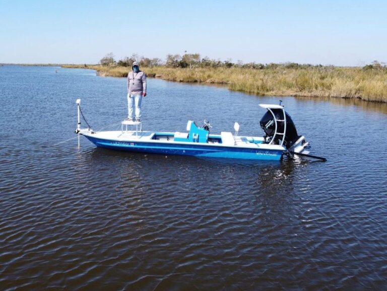 @teamgettinskinny skiff porn with the ultra blue Vantage!

DM / tag us in your p…