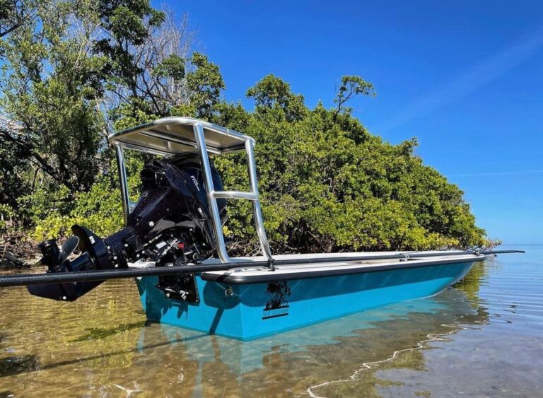 @lowtidefly awesome color on this South Dade skiff!

DM / tag us in your pics!
D…