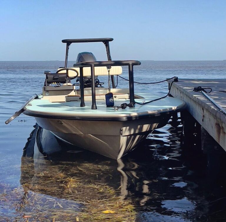 @gladesman_ got his Hells Bay Waterman sitting pretty here in Florida!

DM / tag…