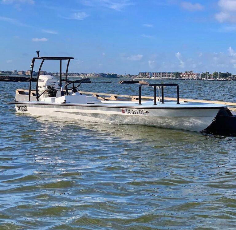 @gregwalker_coastlinemarine doing delivery prep on the East Cape Caimen!