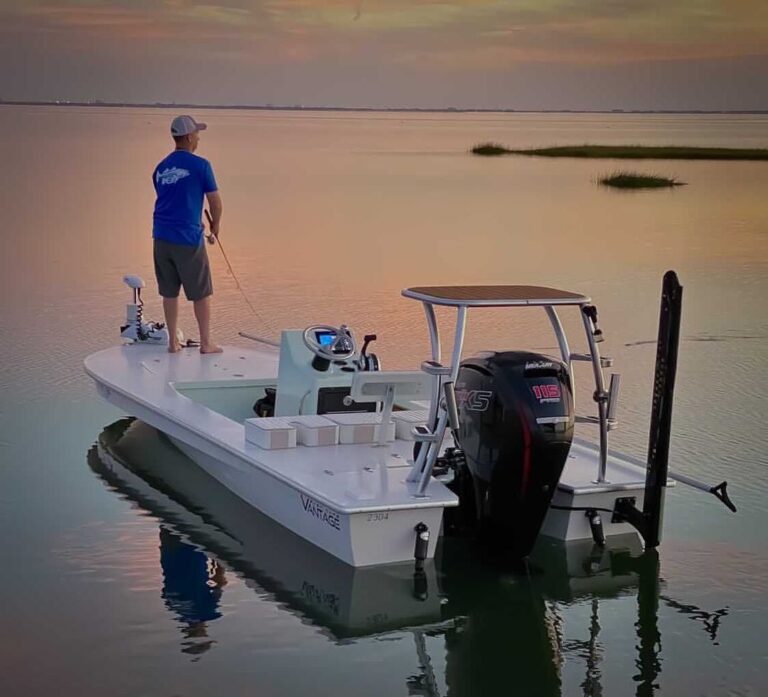 @billy2276 finishing off the night on the East Cape Vantage!

DM / tag us in you…