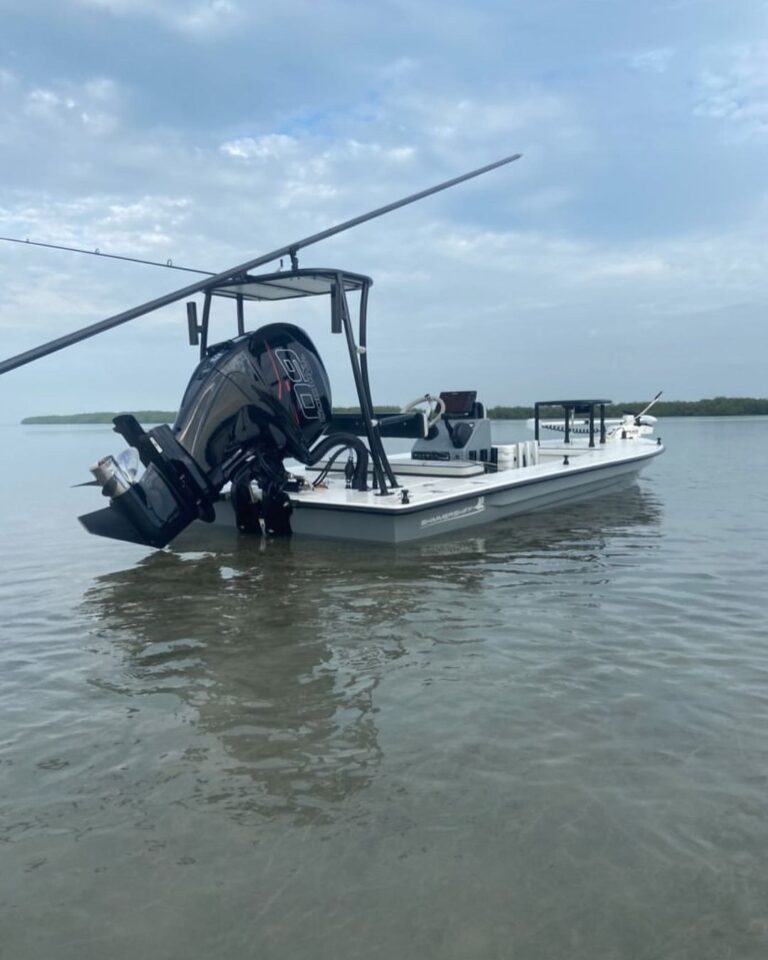 Digging the color combo on @sfl.george Skimmer Skiff!

DM / tag us in your pics!…