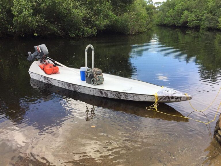 Throw Back Tuesday to our first skiff build, the SK14.  This little rig would fl…