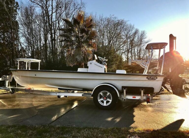 Waking up early with the Floyd! @floydskiffco @capt.b_wilson DM / tag us in yo…