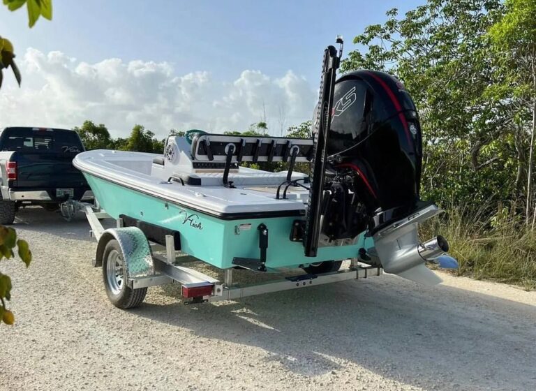 The sporty @vtechboats getting ready to launch!DM / tag us in your pics!