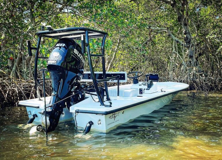 @whitmire_photog photo shoot deep in the mangroves with his gorgeous Beavertail!…